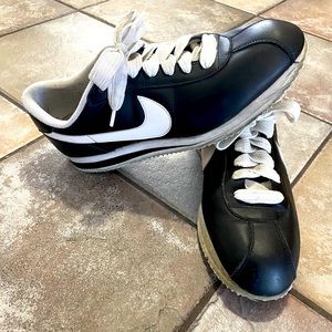 Nike Basic Leather “Black and White”